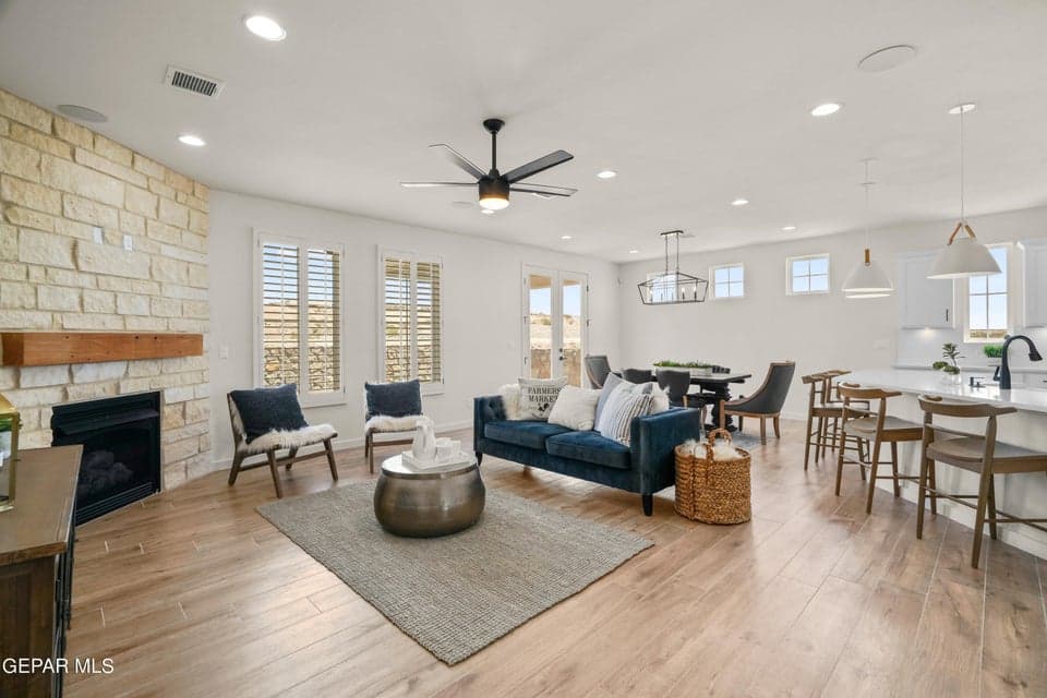 12601 Fredericksburg Ave-10