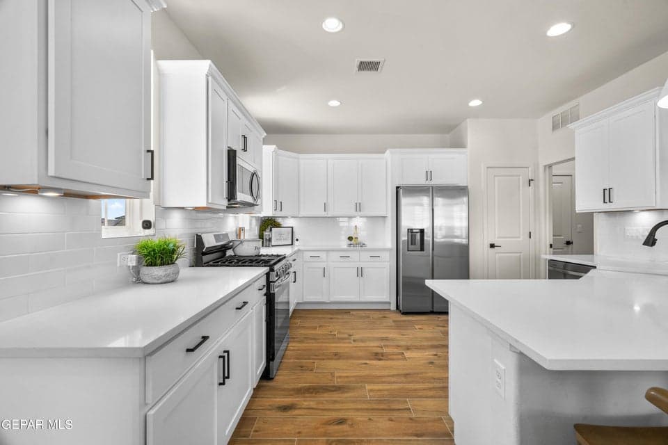 12601 Fredericksburg Ave-19