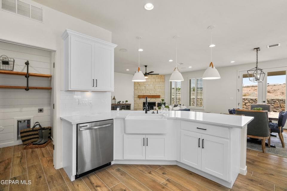 12601 Fredericksburg Ave-21