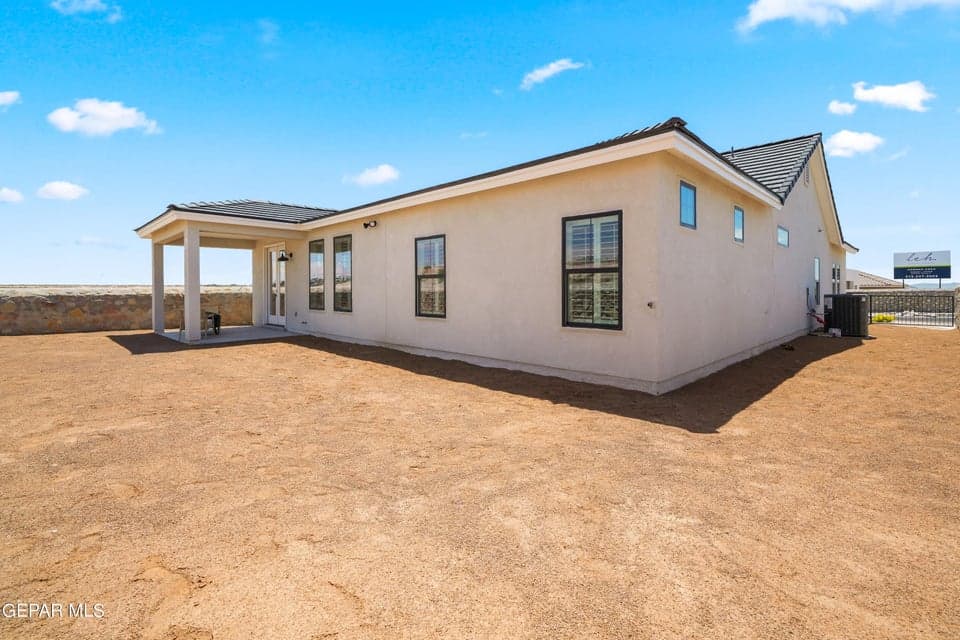 12601 Fredericksburg Ave-52