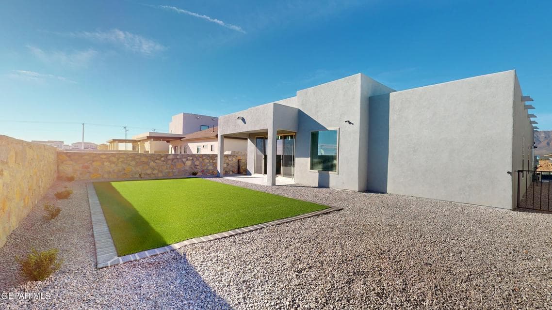 11110-Ground-Cherry-St-12132023_083642