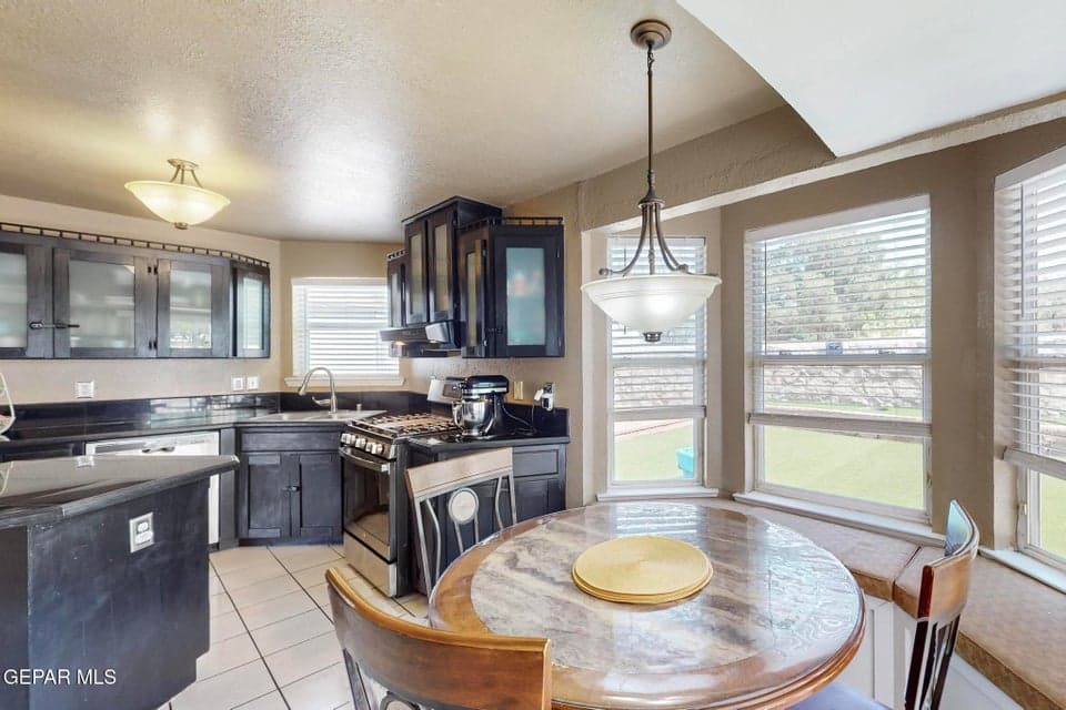 18-12005-Autumn-Gate-Dr-05242025_070613