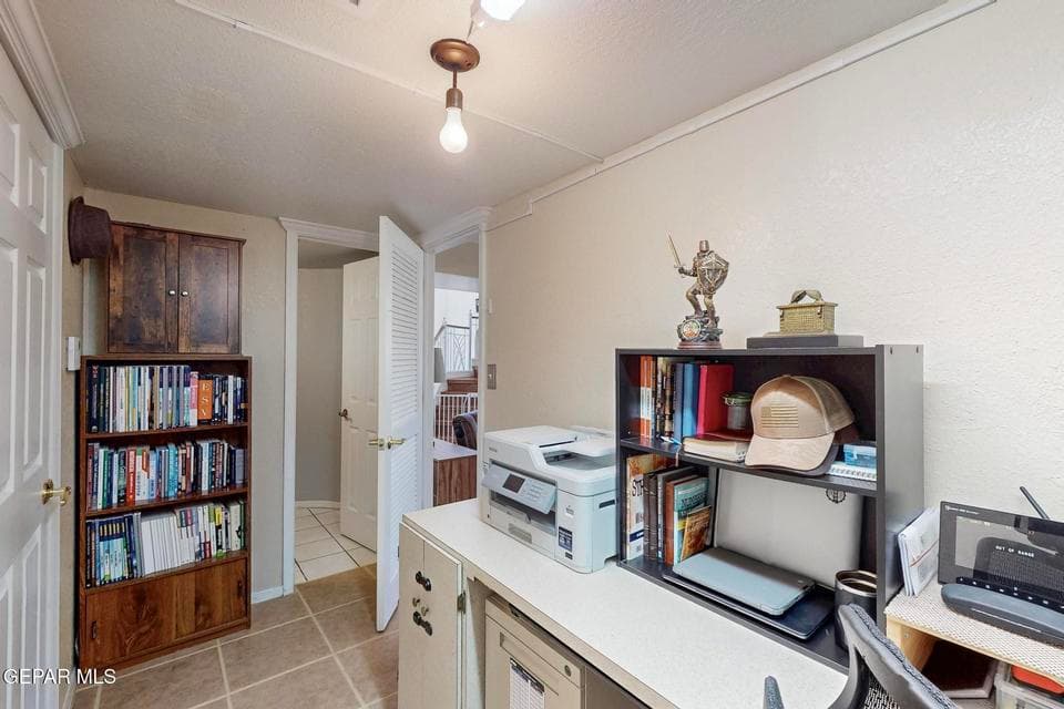 38-12005-Autumn-Gate-Dr-05242025_070536