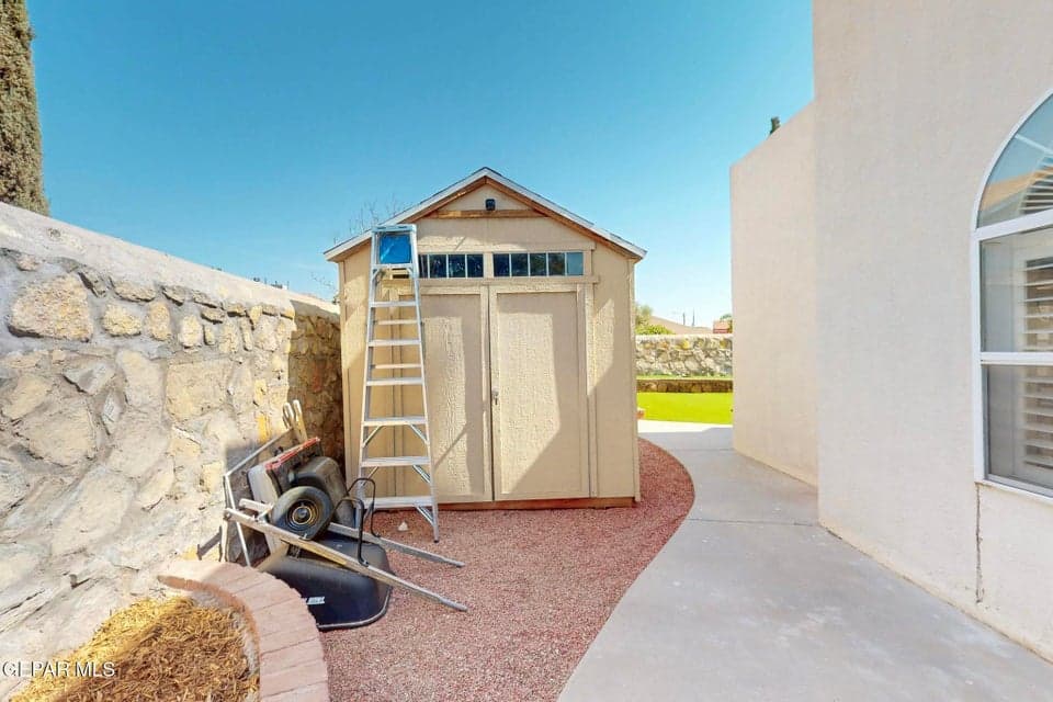 43-12005-Autumn-Gate-Dr-05242025_071201