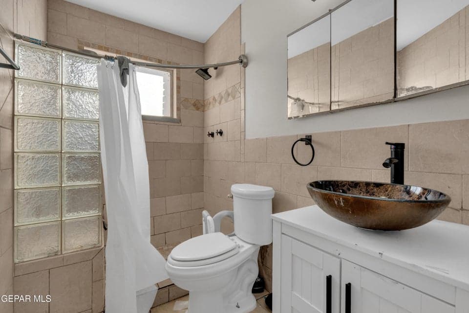 Photo of 3224 Tularosa Avenue