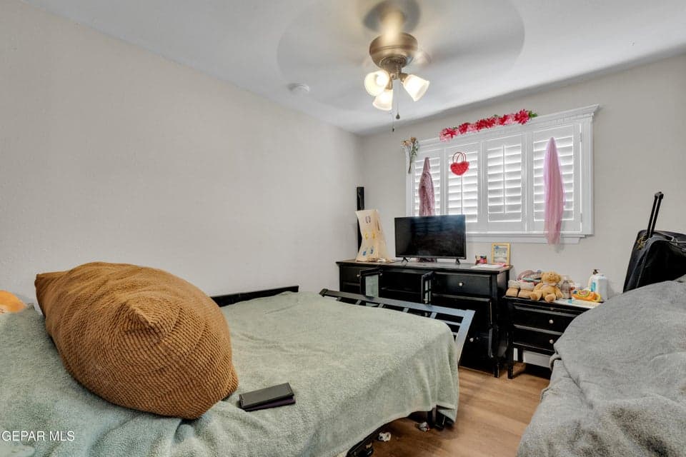 Photo of 3224 Tularosa Avenue