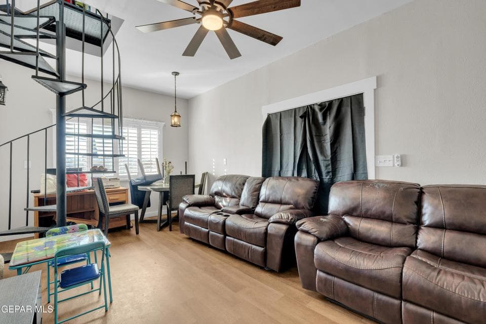 Photo of 3224 Tularosa Avenue