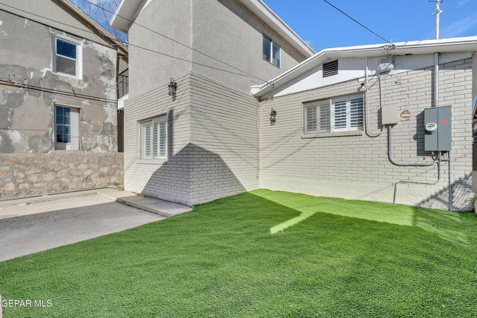 Photo of 3224 Tularosa Avenue