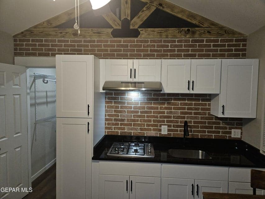 Photo of 3224 Tularosa Avenue