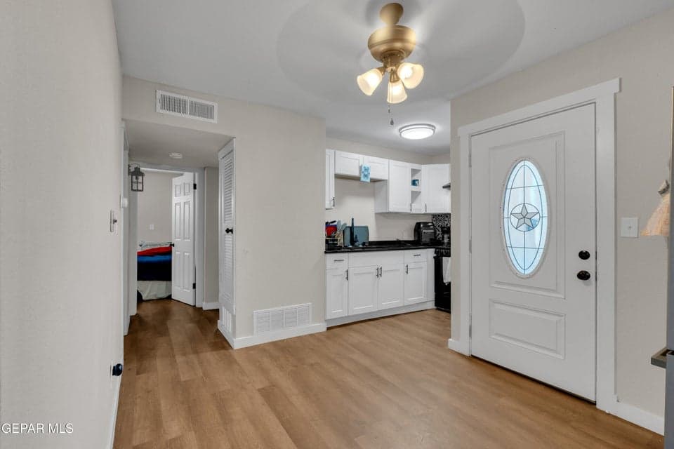 Photo of 3224 Tularosa Avenue