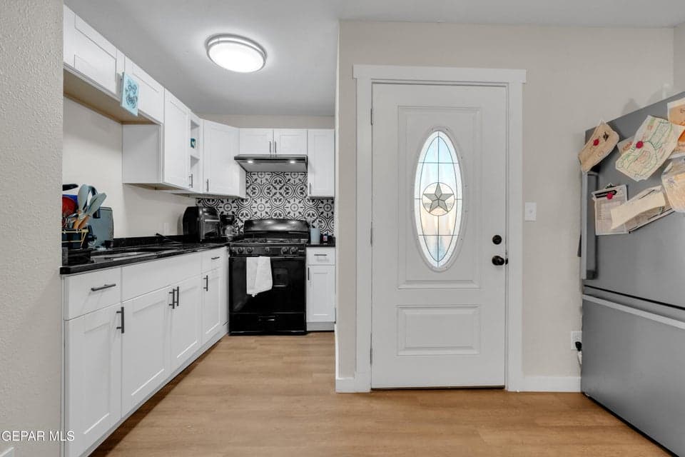 Photo of 3224 Tularosa Avenue