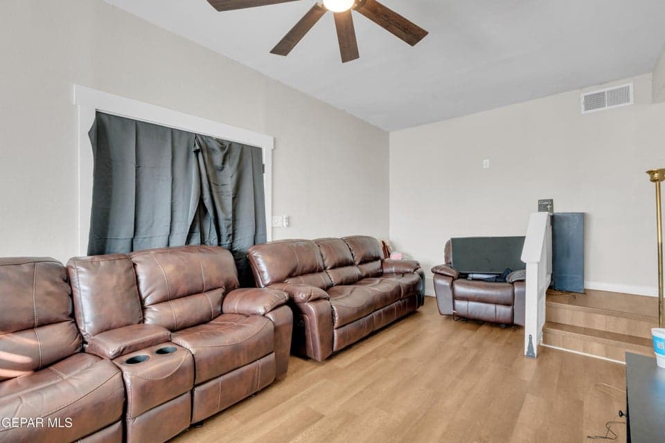 Photo of 3224 Tularosa Avenue