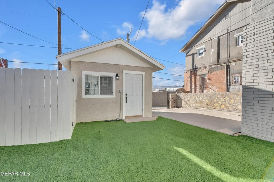 Photo of 3224 Tularosa Avenue