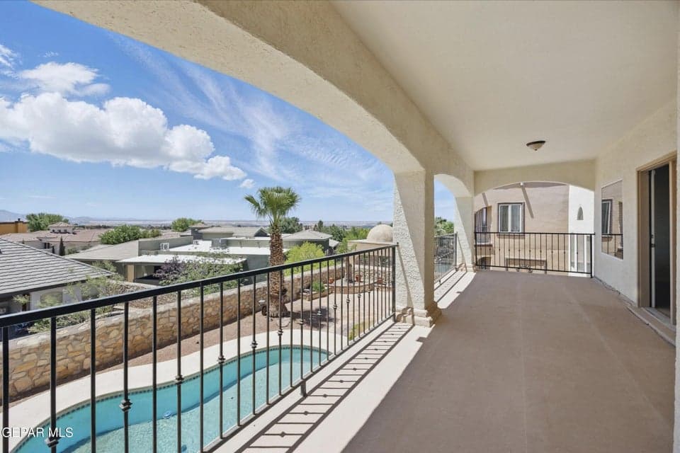 Balcony3