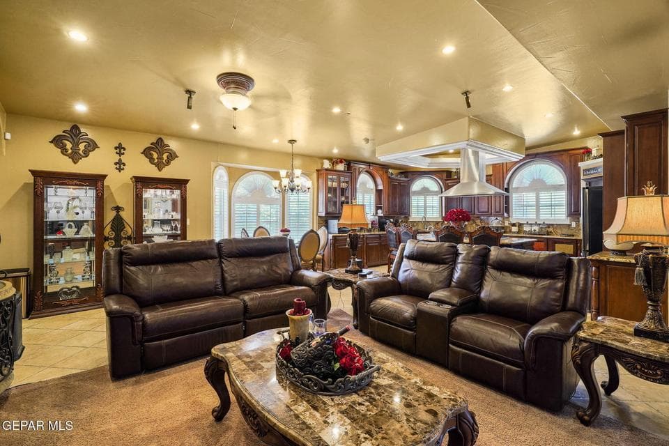 605 Meadow Willow Dr-25