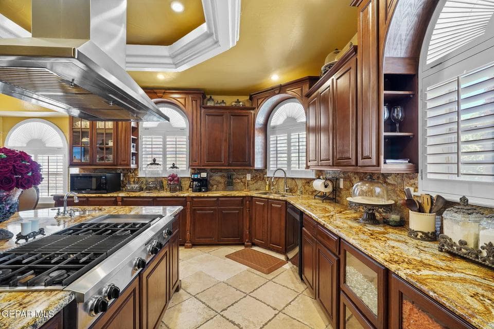 605 Meadow Willow Dr-27