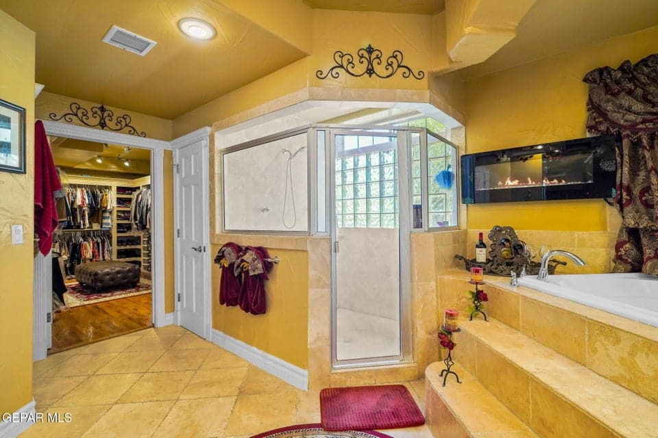 605 Meadow Willow Dr-34