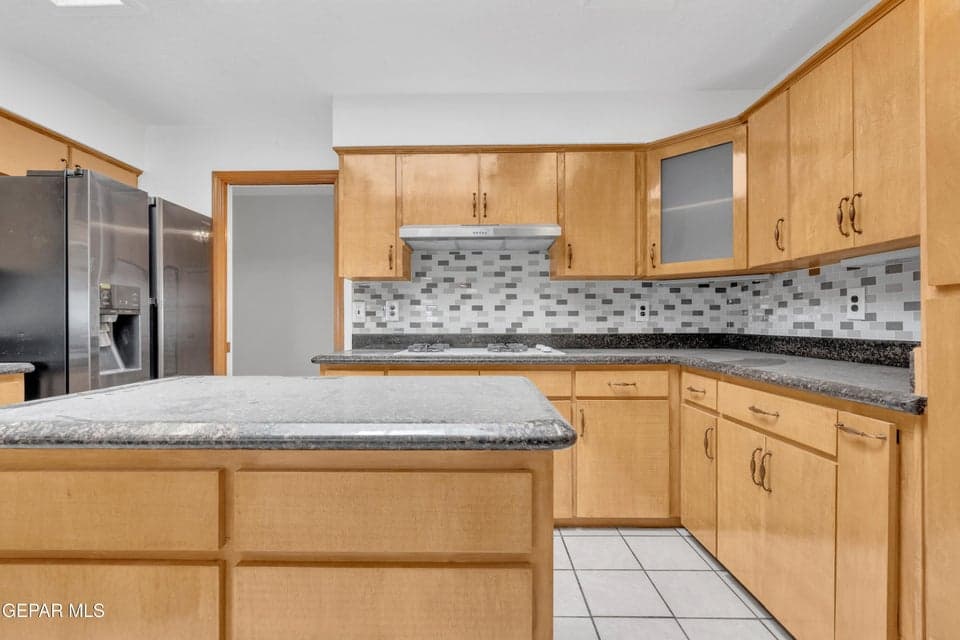 11 (10)