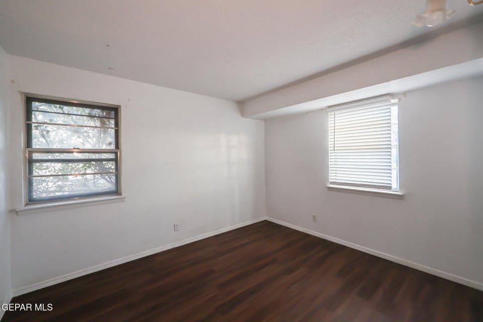 5409 Edmonton Avenue-7