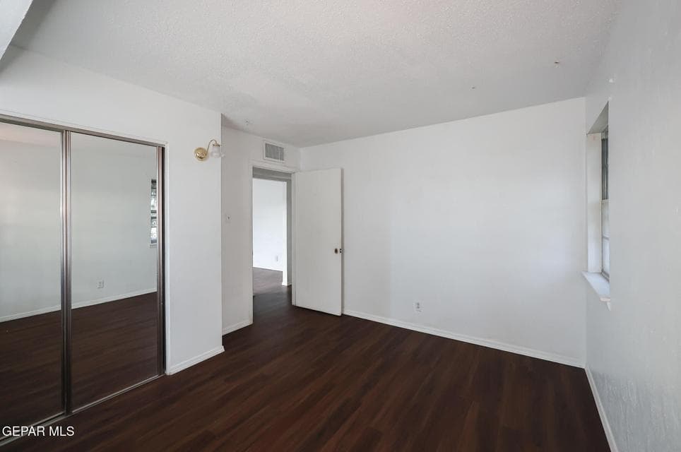 5409 Edmonton Avenue-8