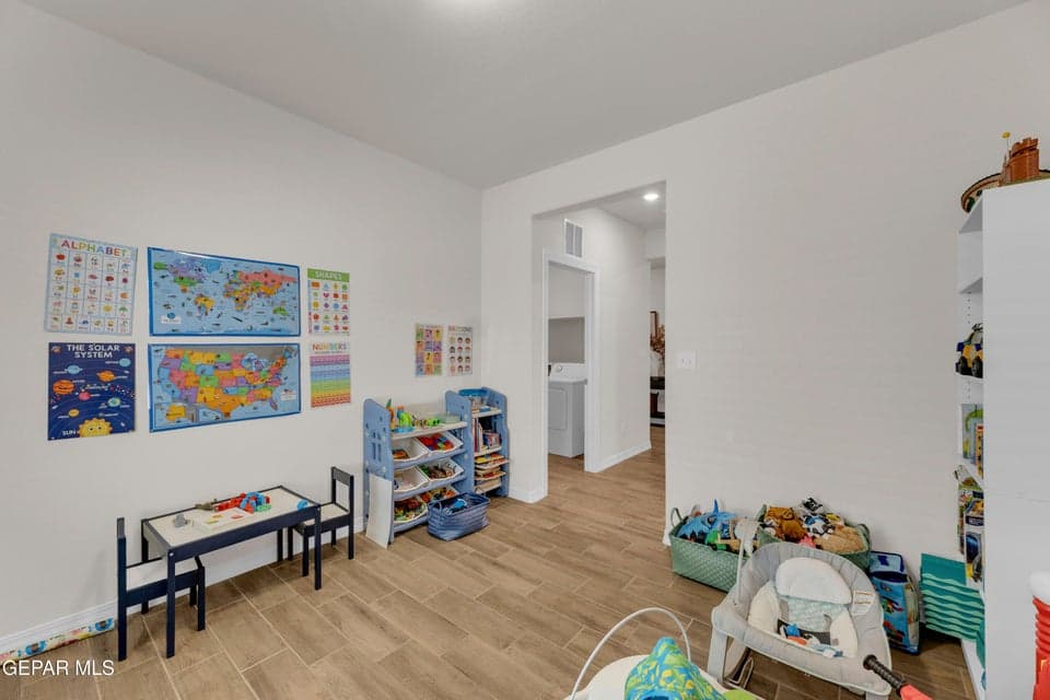 Flex Room