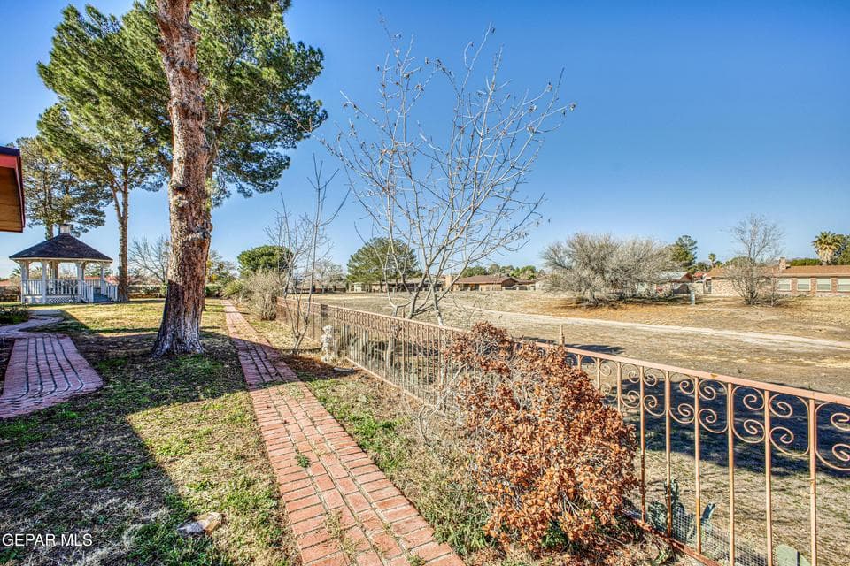 Photo of 1613 LARRY WADKINS Drive