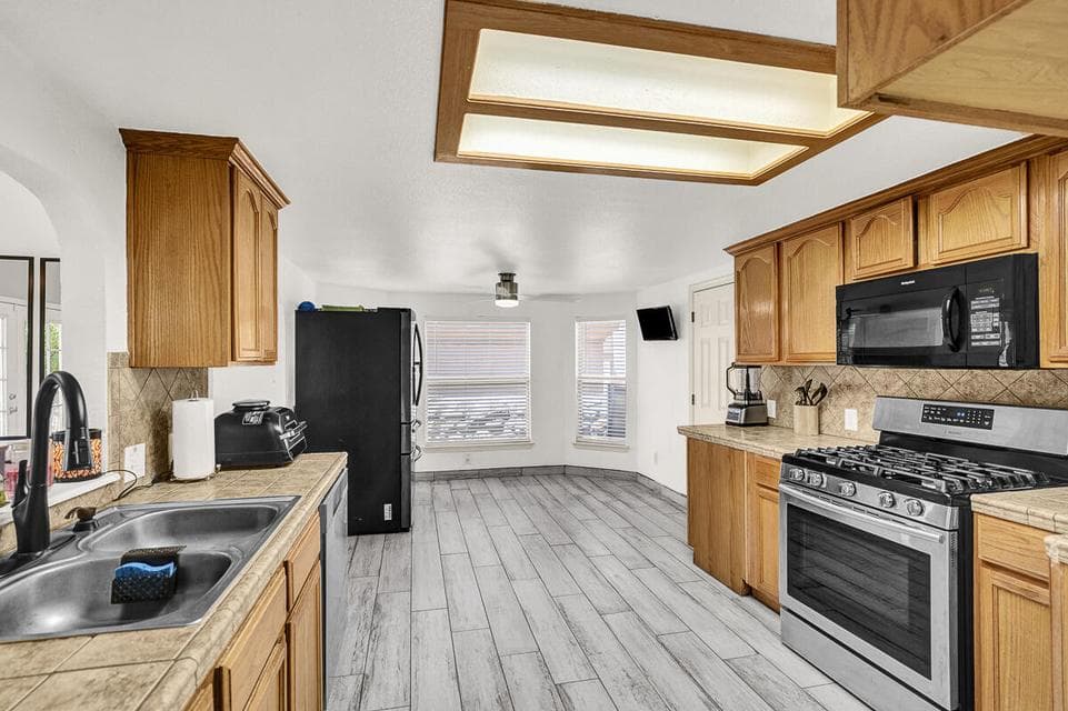 12316 Tierra Limpia -9