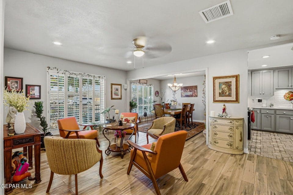 Living to Dining to Kitchen