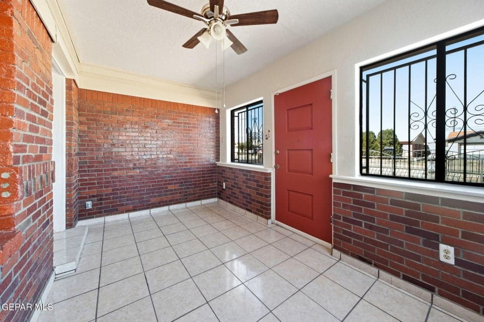 1-web-or-mls-A24I3139