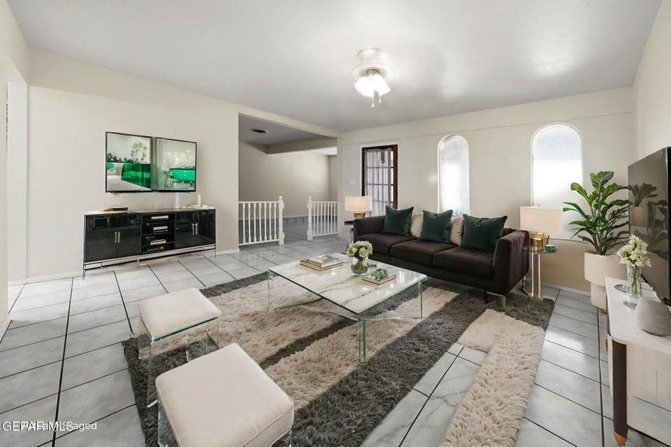 3-web-or-mls-A24I3145 virtually staged