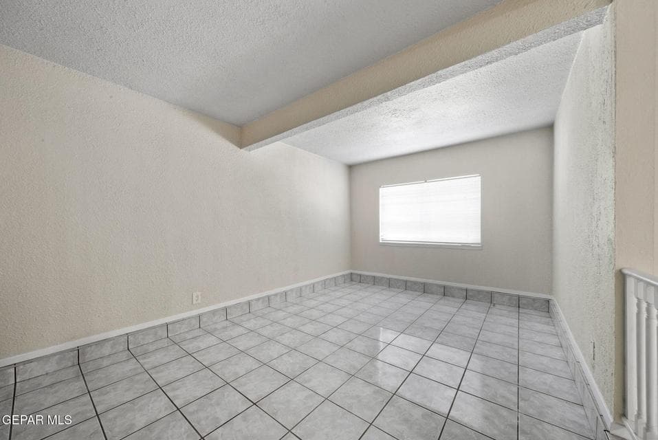 5-web-or-mls-A24I3151