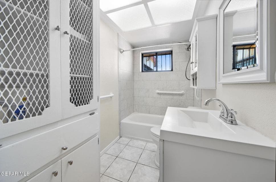 18-web-or-mls-A24I3181