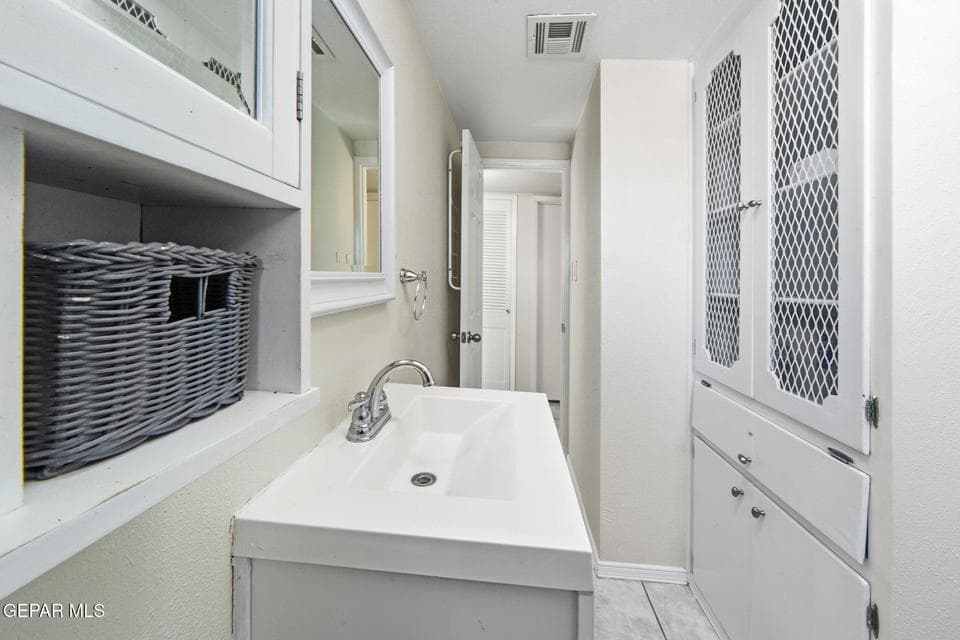 20-web-or-mls-A24I3187