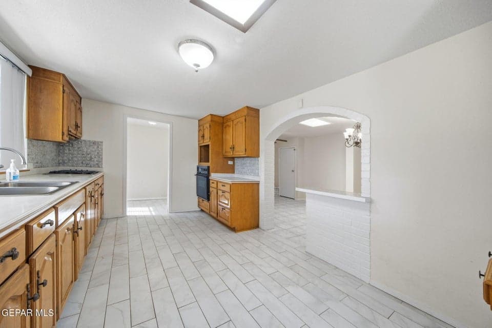 24-web-or-mls-A24I3196