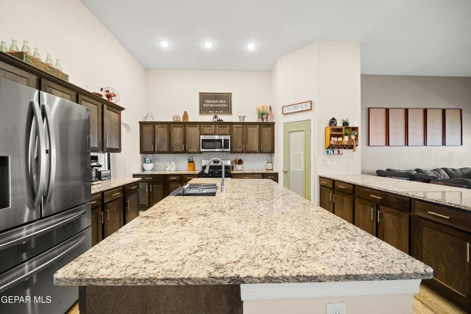 337 Fray-Olguin-MLS-Camera-Guy-10