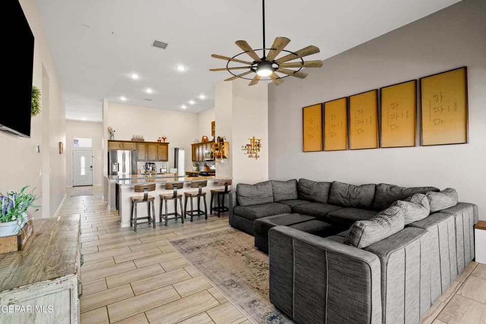 337 Fray-Olguin-MLS-Camera-Guy-16