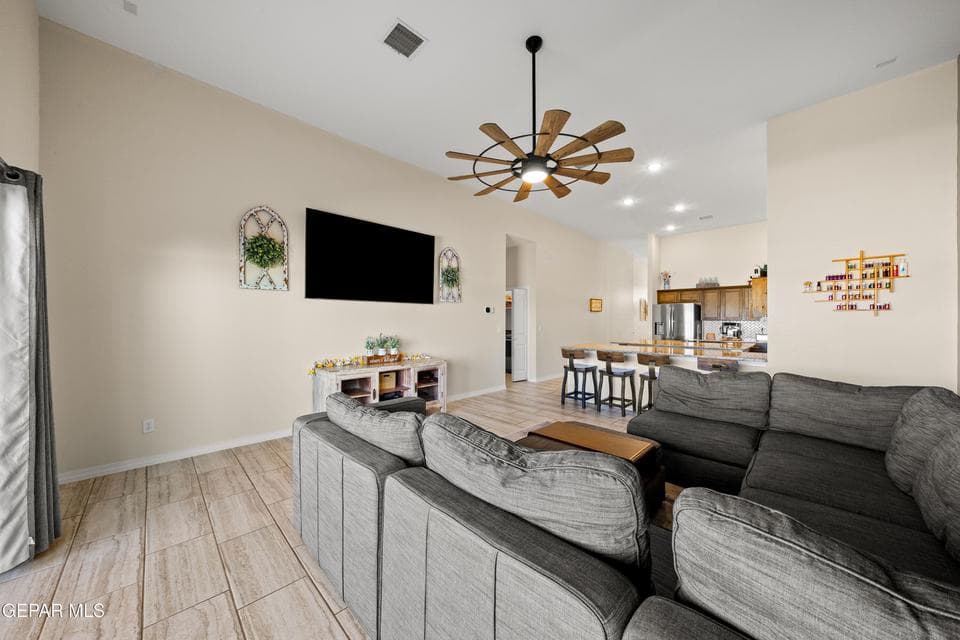 337 Fray-Olguin-MLS-Camera-Guy-17