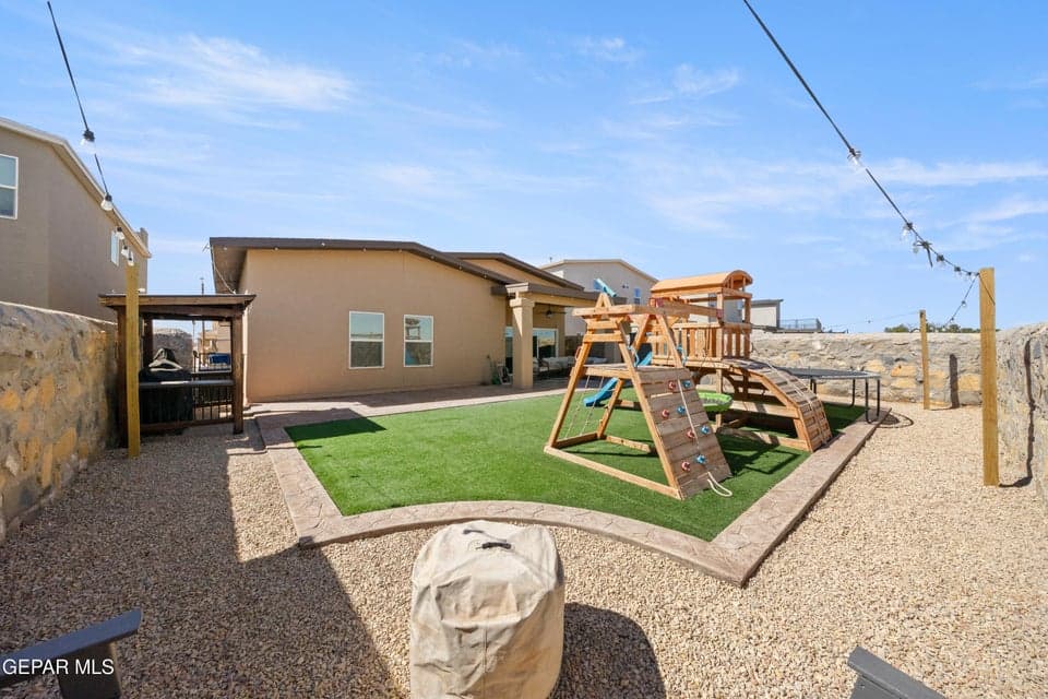 337 Fray-Olguin-MLS-Camera-Guy-34