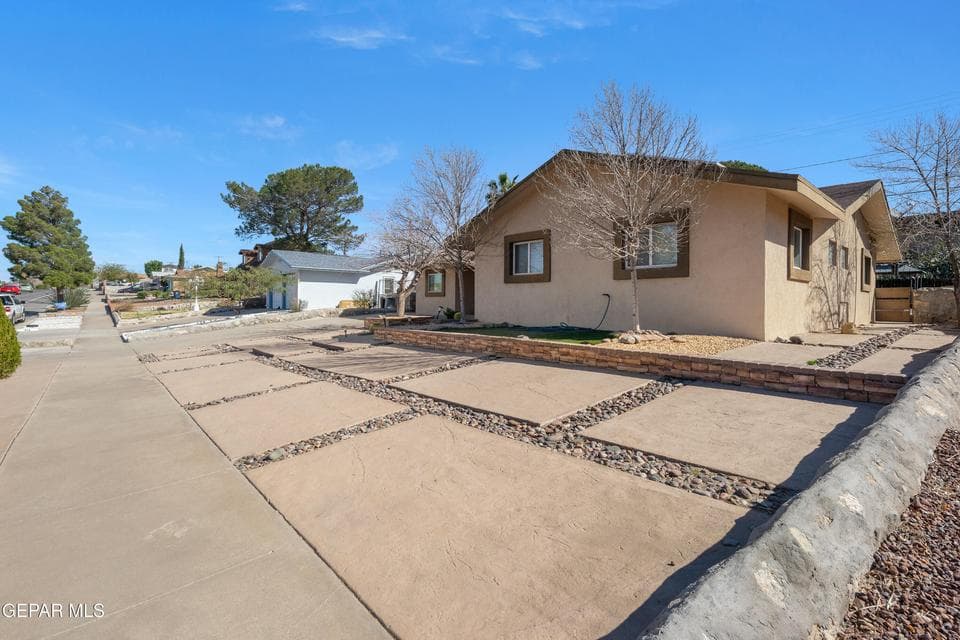 210-Belvidere-MLS-Camera-Guy-4