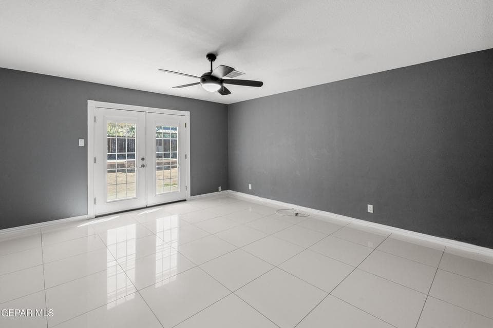 210-Belvidere-MLS-Camera-Guy-7