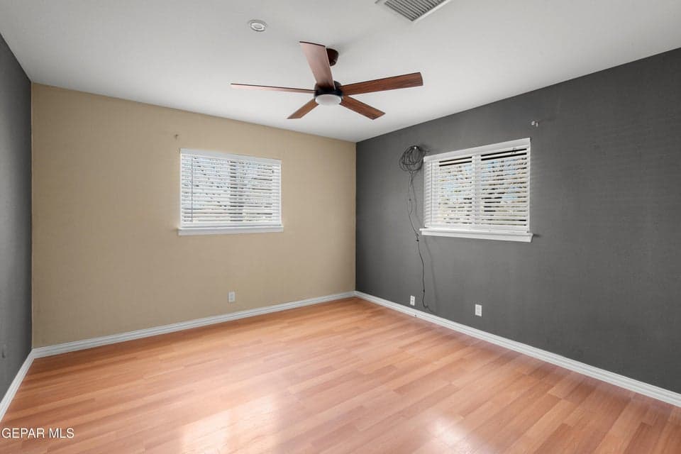 210-Belvidere-MLS-Camera-Guy-10