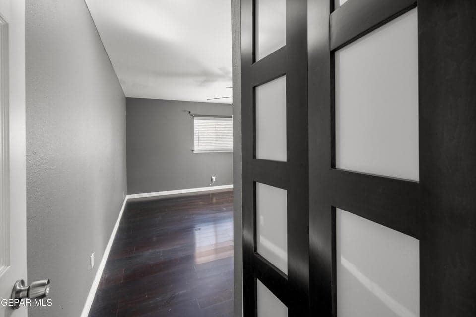 210-Belvidere-MLS-Camera-Guy-15