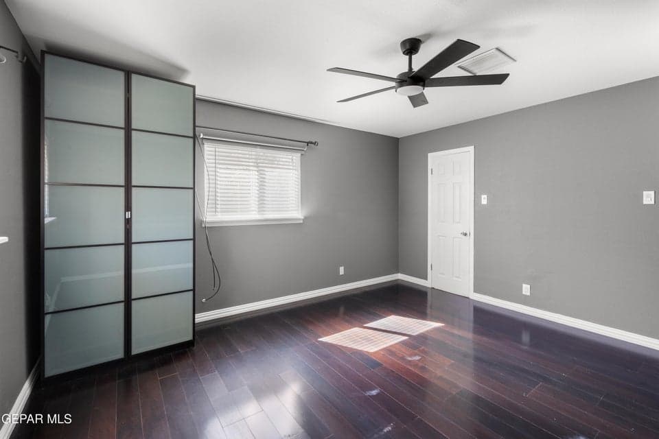 210-Belvidere-MLS-Camera-Guy-17
