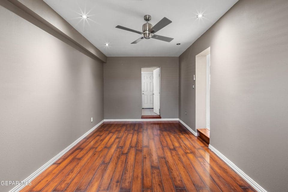 210-Belvidere-MLS-Camera-Guy-23