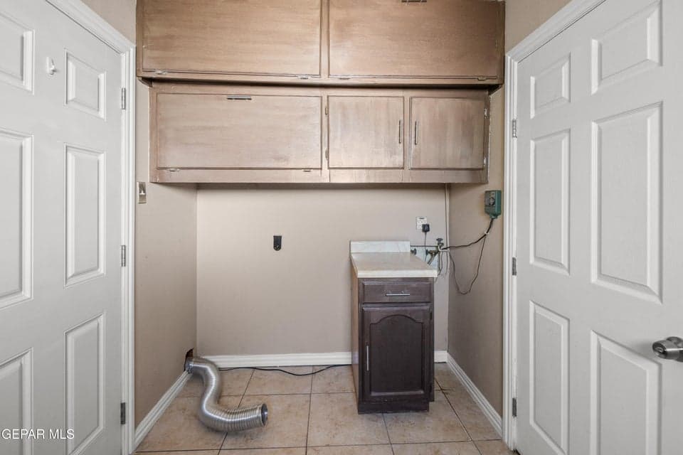 210-Belvidere-MLS-Camera-Guy-24