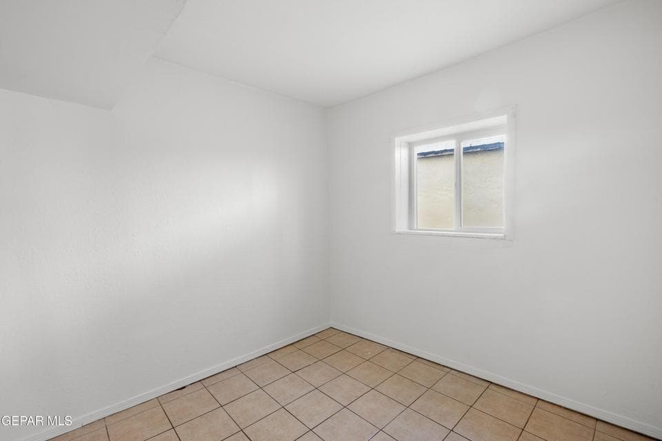 3315-E-Missouri-MLS-Camera-Guy-9