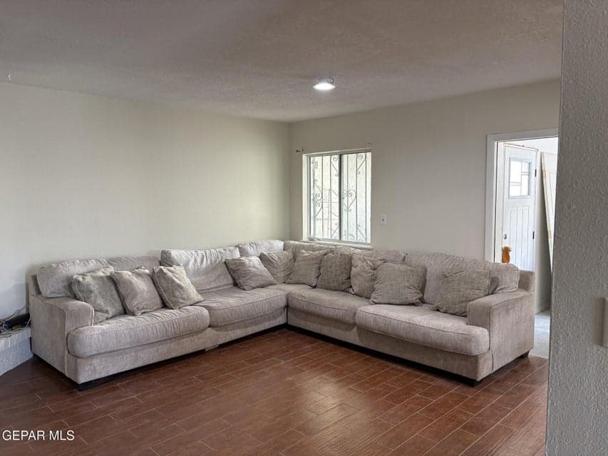 bb348381-3d5a-4706-bbce-0f77468cab02