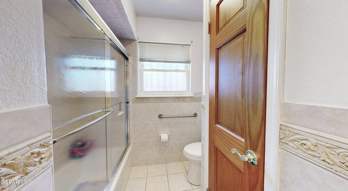 2900 Stone Edge Full Bath Pic 2