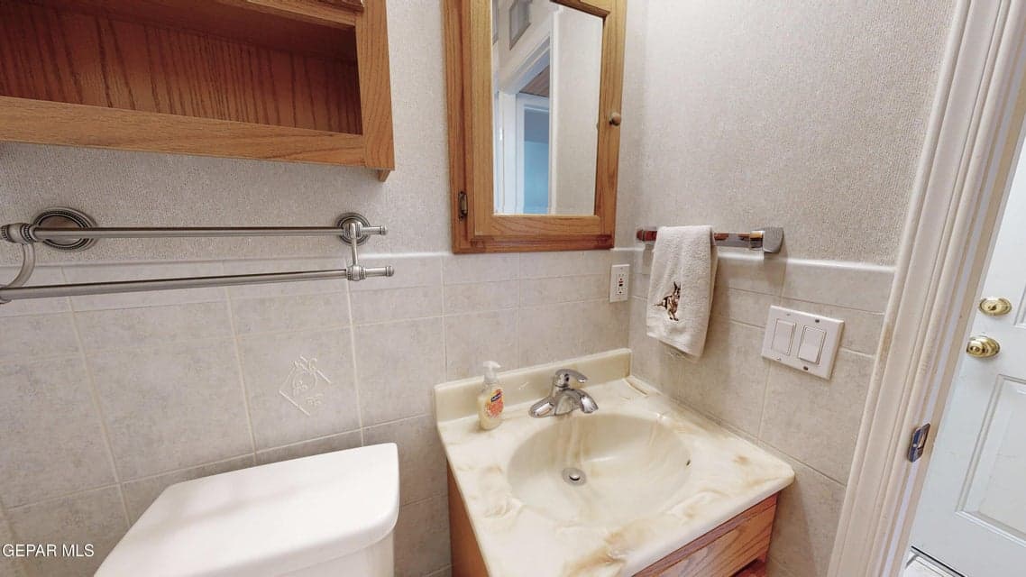 2900 Stone Edge Bath 3 Pic