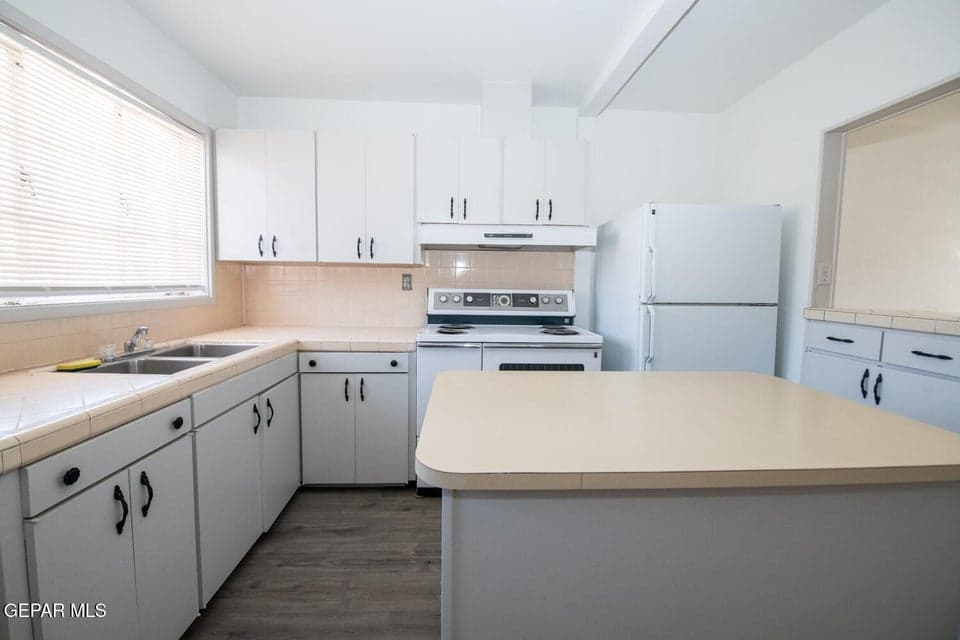 4013 Hueco Ave-28
